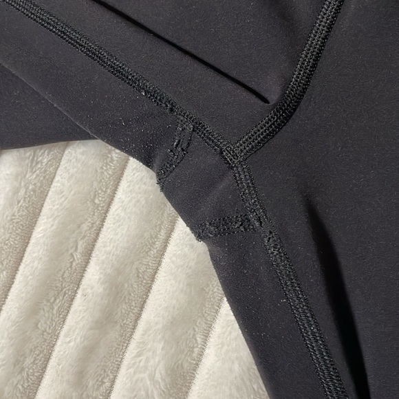 Lululemon Wunder Under Crop High-Rise 21" *Flocked Everlux | Size 10 **FLAWED** - Picture 10 of 16